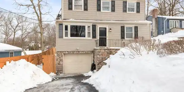 34 Bayview Ave