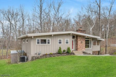 27 Bear Mountain Rd