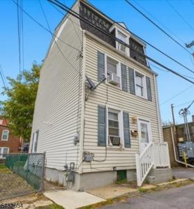 11 Cedar Aly