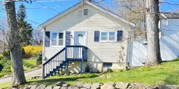 6 Sutton Rd