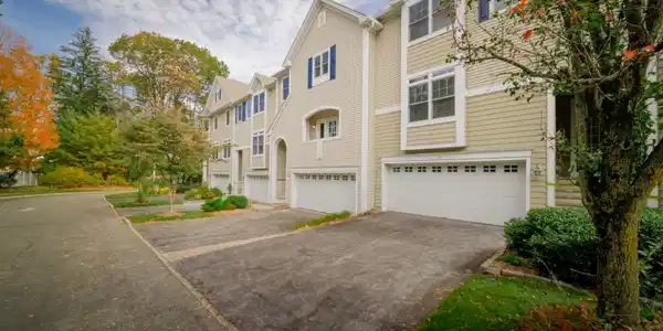 35 Catamaran Ct