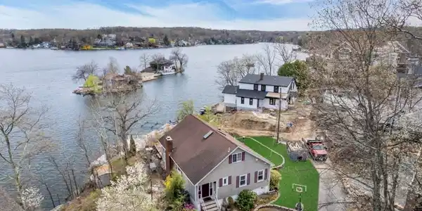 636 Lakeside Ave