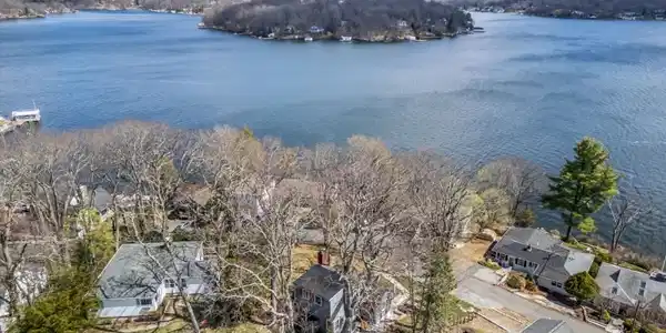 14 Bass Rock Rd