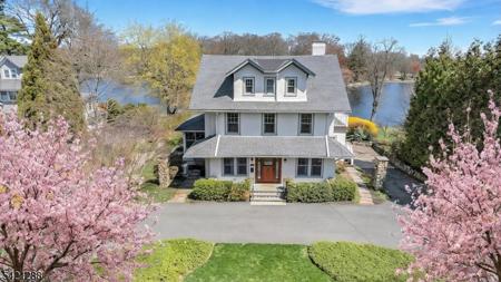 17 Briarcliff Rd
