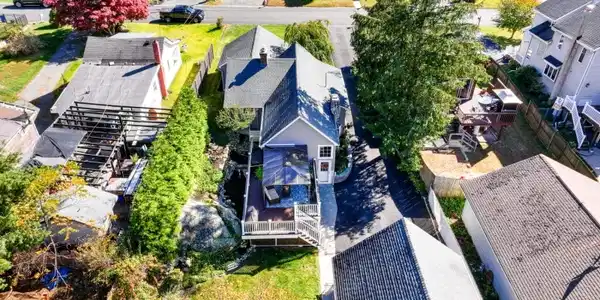 40 Schwarz Blvd