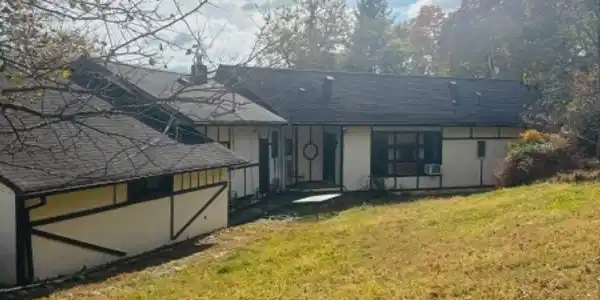 334 Lakeside Blvd