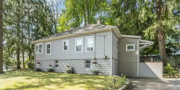 100 N Bertrand Rd