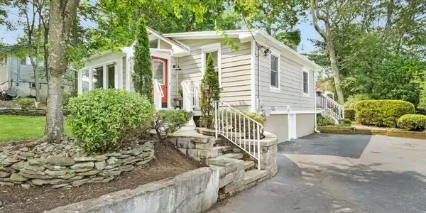 20 Innis Ave