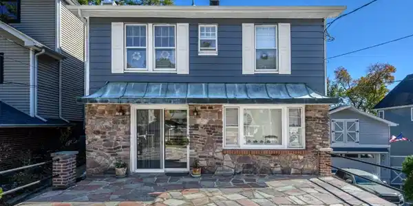 33 Shore Rd