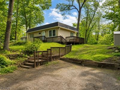 912 E Walnut Dr