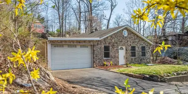 5 Bear Pond Trl