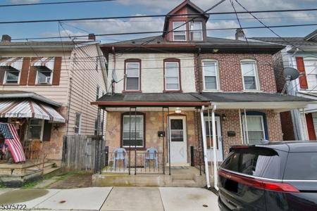 112 Rose St