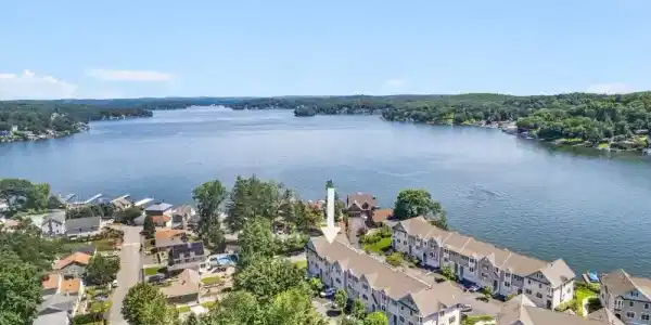 33 Catamaran Ct