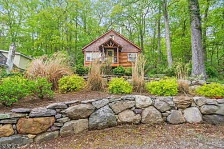 69 Terra Cotta Rd