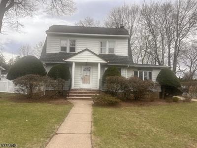 120 Pompton Ave