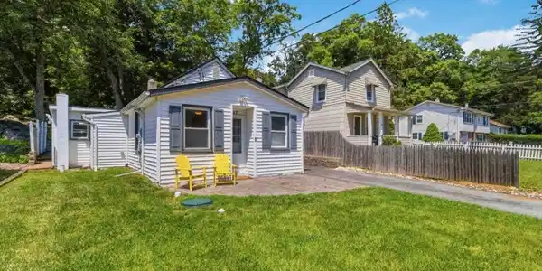 32 Schwarz Blvd