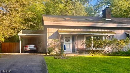 123 Hemlock Hill
