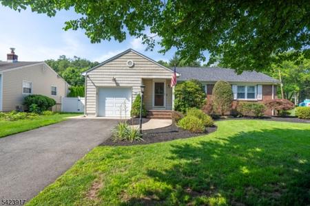 964 Crescent Dr