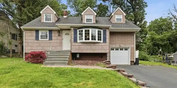 42 Virginia Ave