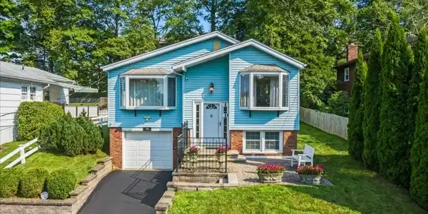 76 Salmon Rd