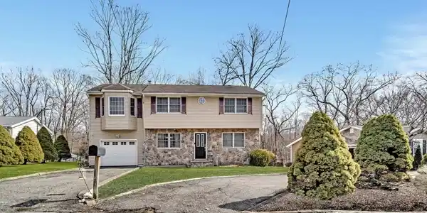 24 Harbor Dr