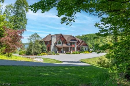 1 Lakeview Point Ave