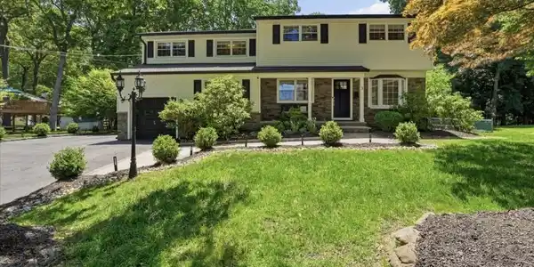 3 Richard Dr W