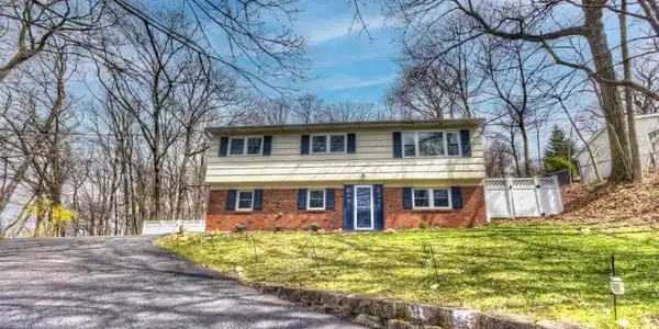 14 Oneida Ave