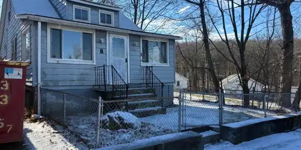 8 Fern Pl