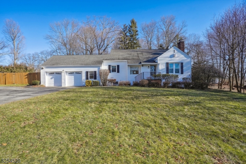 9 Stone Ave, Hopatcong Boro, NJ lhrmls02030799
