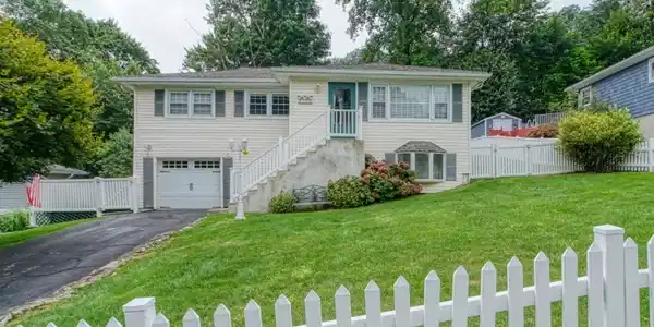 20 Mast Rd