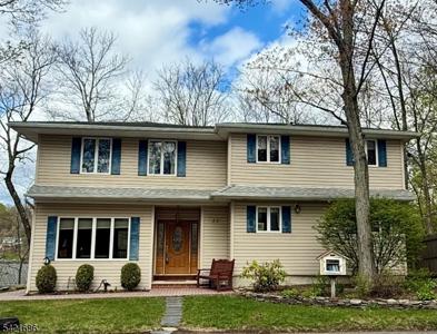 32 Clayton Rd