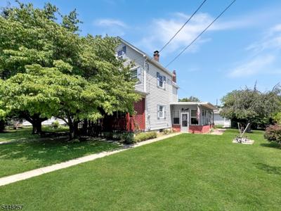 725 Sayre Ave