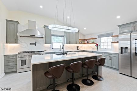 382 River Rd