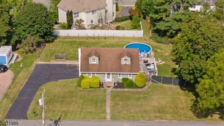 215 Hillcrest Dr