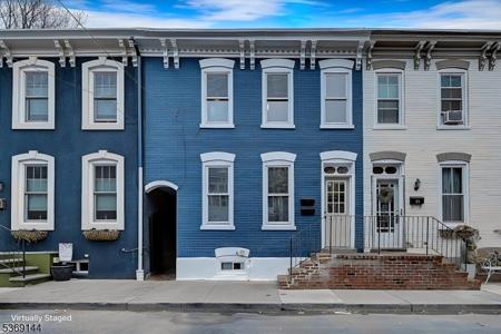 27 Swan St
