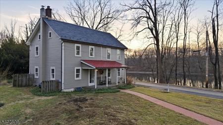 17 Old River Rd