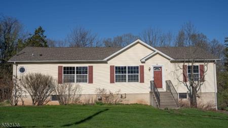 81 Fairview Ave