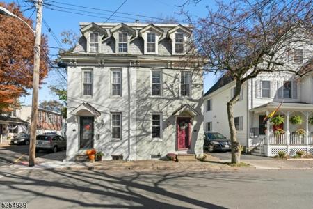 124 Clinton St
