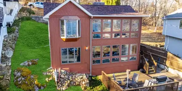 16 Pebble Beach Rd