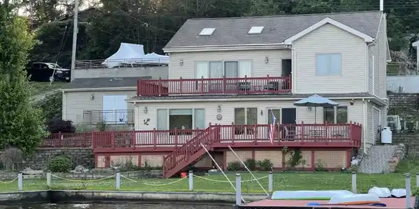 47 N Lakeside Ave