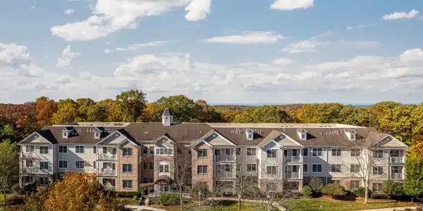 40 Ridgeview Ln