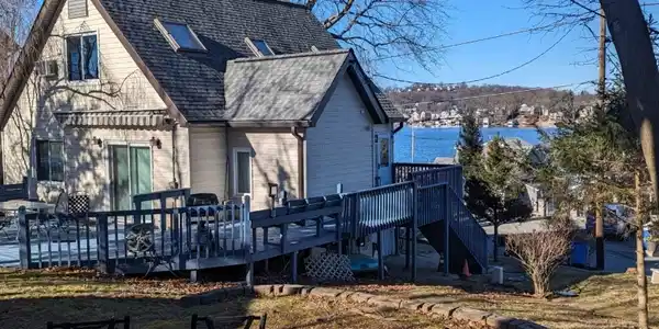 10 Cottage Ave