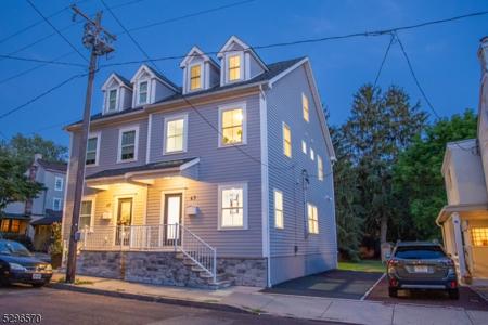 47 Swan St