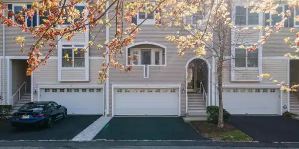 28 Windjammer Ln