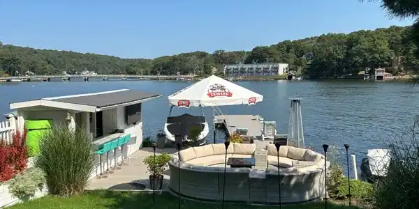 413 Lakeside Blvd