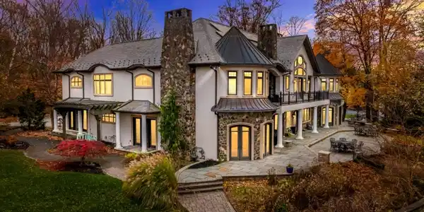 15 Auriemma Ct