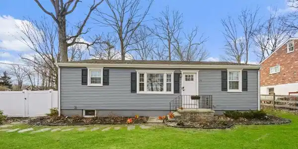 70 N Lakeside Ave