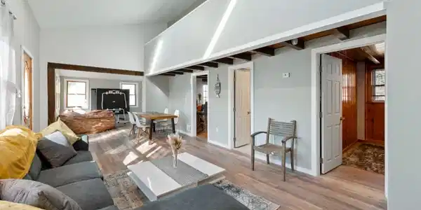 72 E Shore Rd