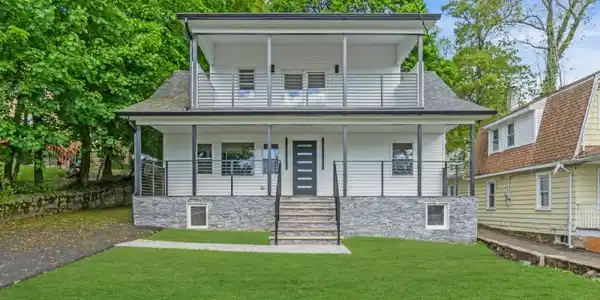 162 Lakeside Blvd